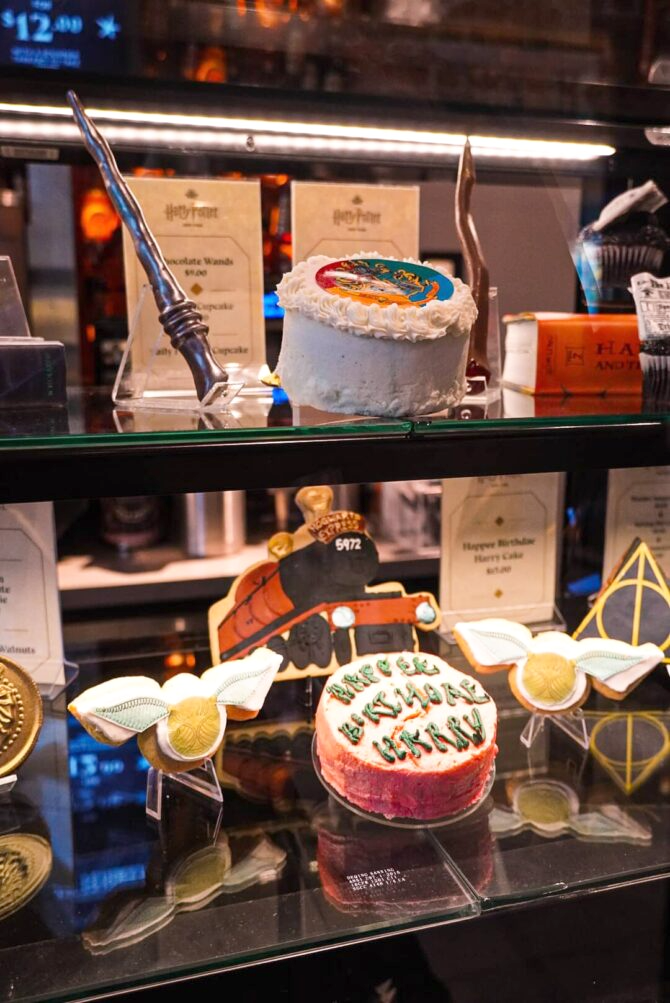 Harry Potter Store NY - Butterbeer Bar - Sweets - Cookies - Cakes - Chocolate Wands