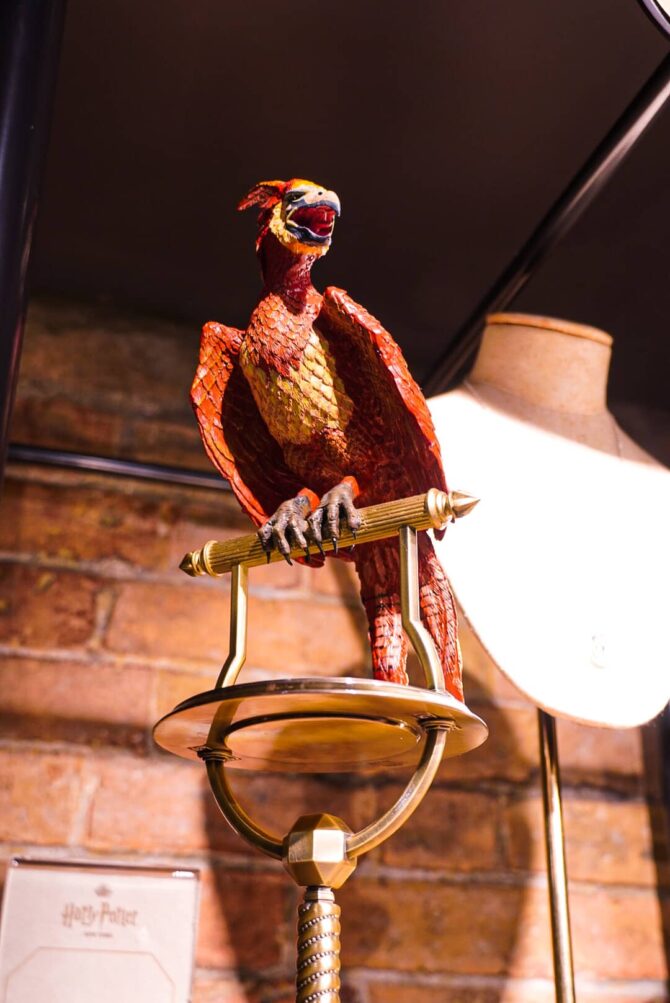 Harry Potter Store NY - Fawkes Phoenix - Prop Replica
