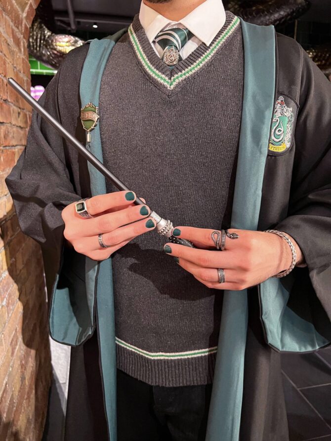 Harry Potter Store New York Slytherin Robe Cosplay Narcissa Malfoy Wand Green Nail Polish