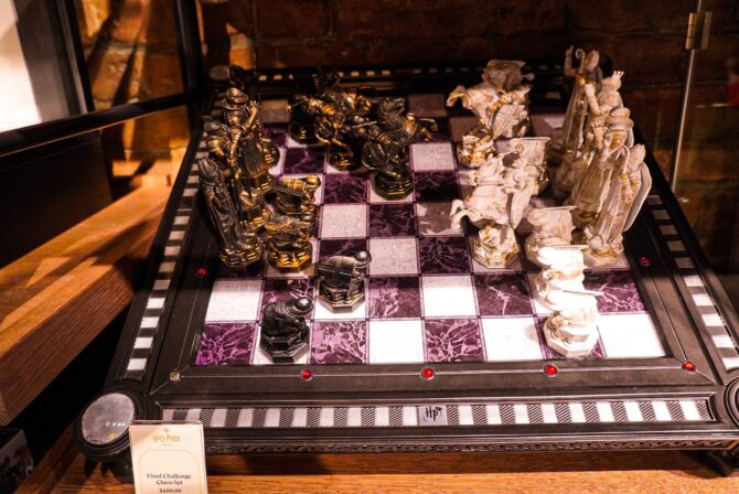 Harry Potter Store New York - Wizards Chess - Prop Replica